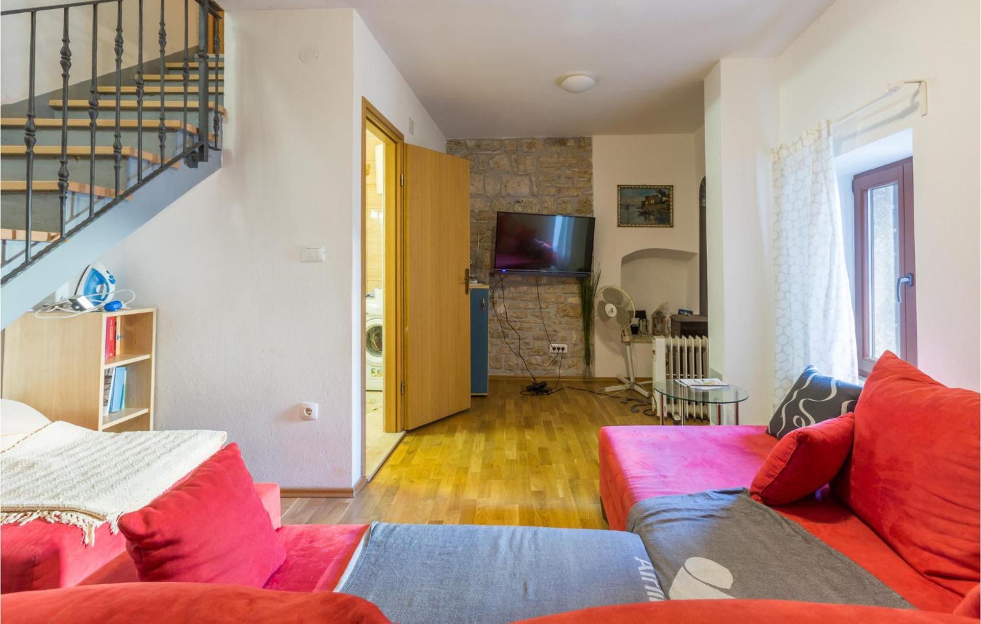 2 Bedroom Stunning Home In Bale Extérieur photo