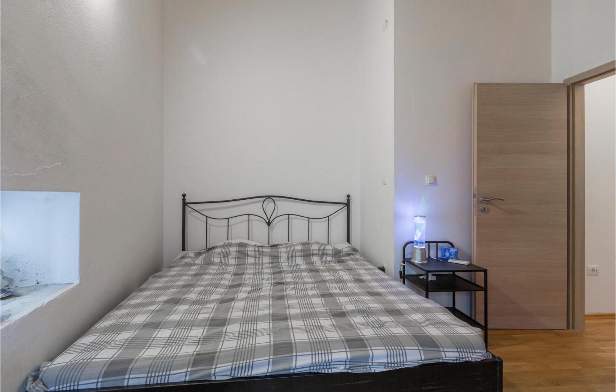 2 Bedroom Stunning Home In Bale Extérieur photo